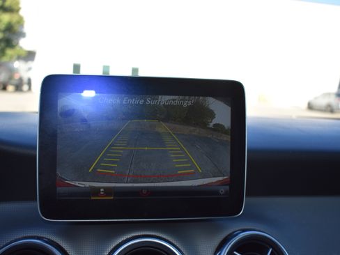 Used 2019 Mercedes-Benz GLA 250 4MATIC image 18