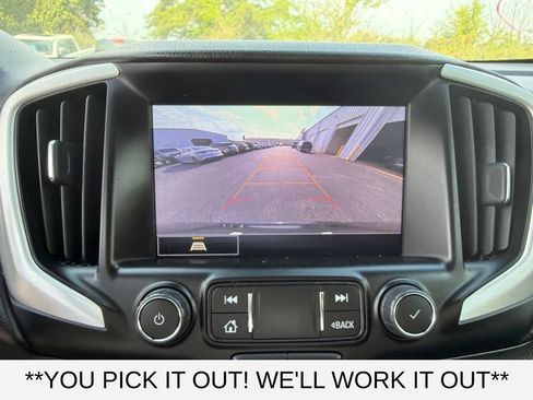 Used 2024 GMC Terrain SLT AWD/4WD image 13