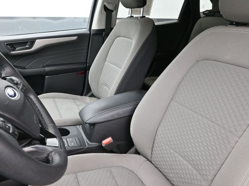 Used 2022 Ford Escape SE w/ SE Sport Appearance Package image 10