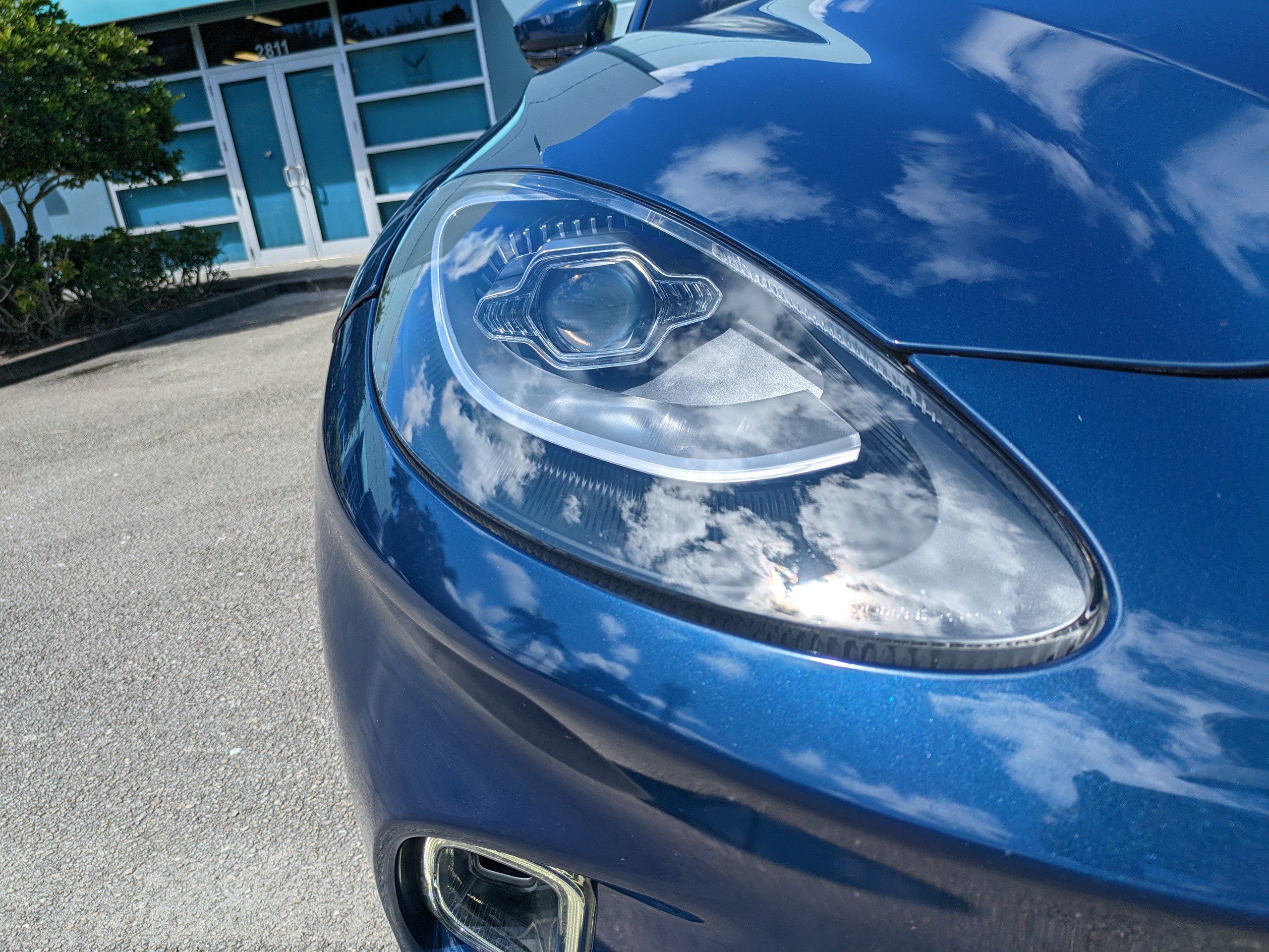 Used 2024 Aston Martin DBX AWD/4WD image 9