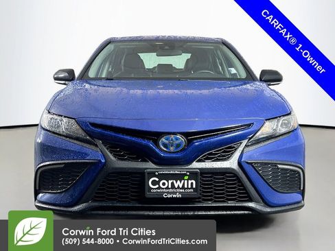 Used 2024 Toyota Camry SE image 4