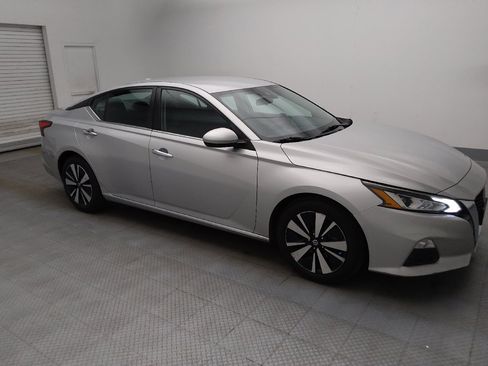 Used 2021 Nissan Altima 2.5 SV FWD image 13