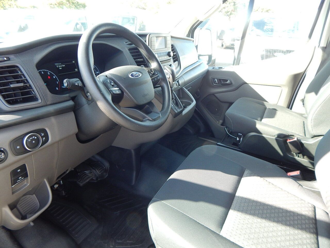 Used 2025 Ford Transit 250 Low Roof w/ Exterior Upgrade Package RWD image 2