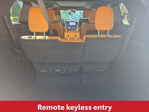 Used 2022 Chrysler Pacifica Pinnacle image 14