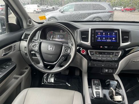 Used 2017 Honda Pilot Touring image 24