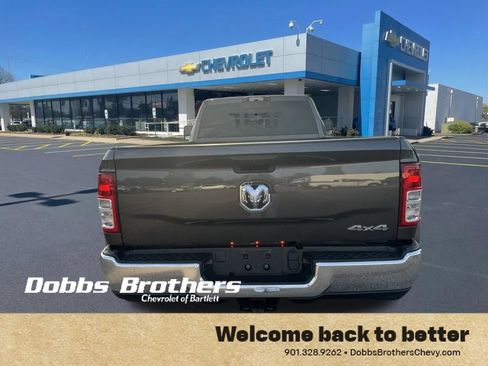 Used 2024 RAM 3500 Tradesman w/ Chrome Appearance Group AWD/4WD image 7