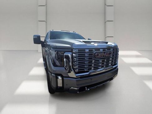 Used 2026 GMC Sierra 2500 Denali w/ Denali Reserve Package AWD/4WD image 3