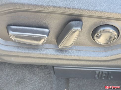 New 2026 Toyota Tundra Limited AWD/4WD image 17