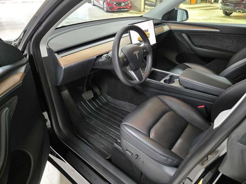 Used 2023 Tesla Model Y Long Range AWD/4WD image 21