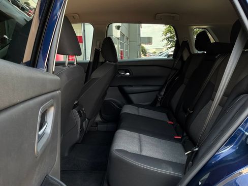 Used 2025 Nissan Rogue SV FWD image 12