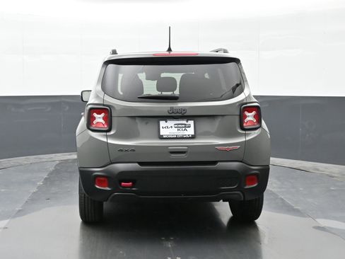 Used 2022 Jeep Renegade Trailhawk w/ Sun/Sound Group AWD/4WD image 7