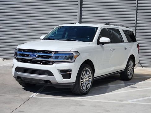 Used 2022 Ford Expedition Max Limited image 4