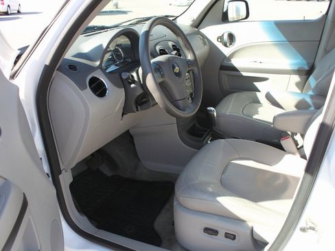 Used 2011 Chevrolet HHR LT w/ LT Preferred Equipment Group image 11