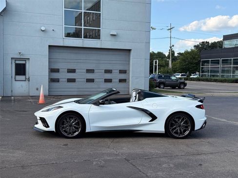 Used 2024 Chevrolet Corvette Stingray Premium Conv w/ Z51 Performance Package RWD image 4