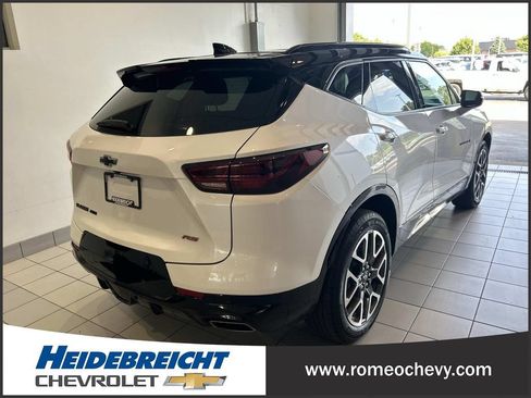 Used 2025 Chevrolet Blazer RS w/ Enhanced Convenience Package AWD/4WD image 4