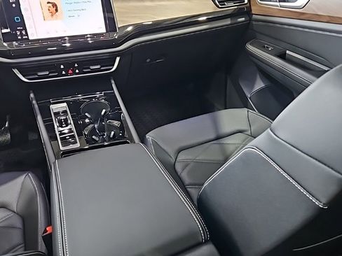 New 2026 Volkswagen Atlas SE image 25