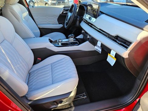 New 2025 Mitsubishi Outlander SEL image 10