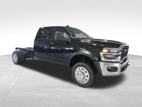 New 2026 RAM 4500 Tradesman w/ Chrome Appearance Group AWD/4WD image 2