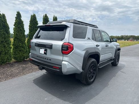 Certified 2025 Toyota 4Runner TRD Off-Road Premium AWD/4WD image 7
