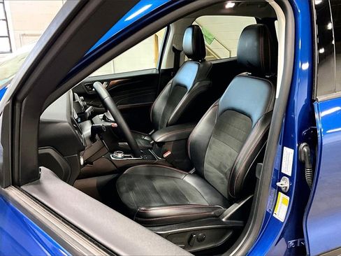 Certified 2022 Ford Escape SEL w/ SEL Stealth AWD Package image 24