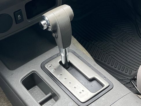 Used 2015 Nissan Frontier S image 18