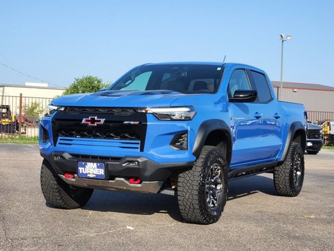 Used 2025 Chevrolet Colorado ZR2 AWD/4WD image 3
