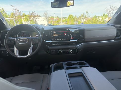 Used 2025 GMC Sierra 2500 SLT AWD/4WD image 29