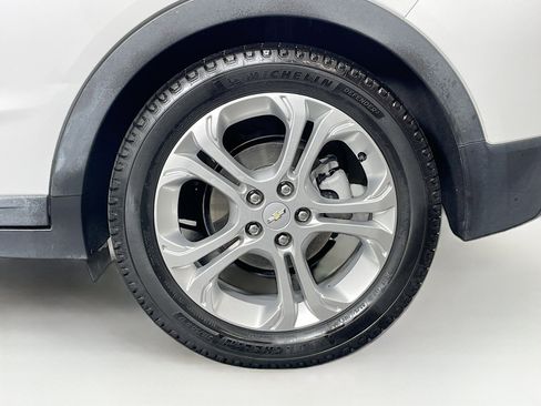 Used 2017 Chevrolet Bolt LT image 11