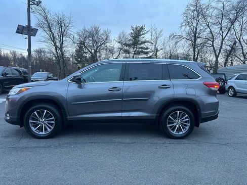 Used 2019 Toyota Highlander XLE image 4