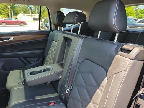 Certified 2025 Volkswagen Atlas SE w/ Panoramic Sunroof Package image 11