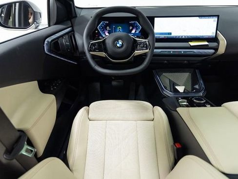 Used 2025 BMW X3 xDrive30 AWD/4WD image 3