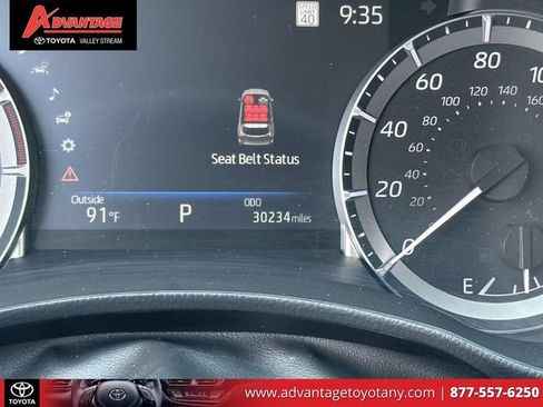 Used 2023 Toyota Highlander LE FWD image 31