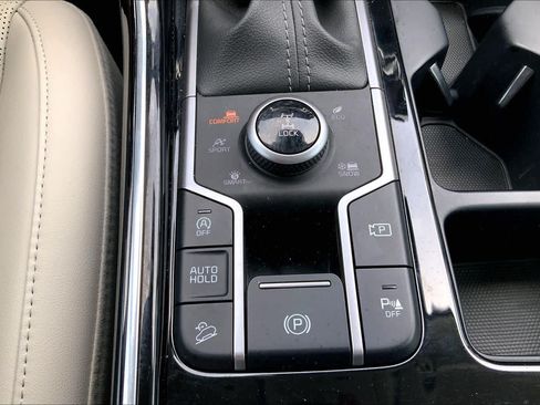 Certified 2023 Kia Sorento SX AWD/4WD image 29