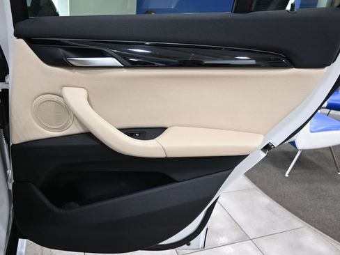 Used 2017 BMW X1 xDrive28i image 17