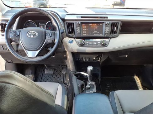 Used 2018 Toyota RAV4 Limited image 6