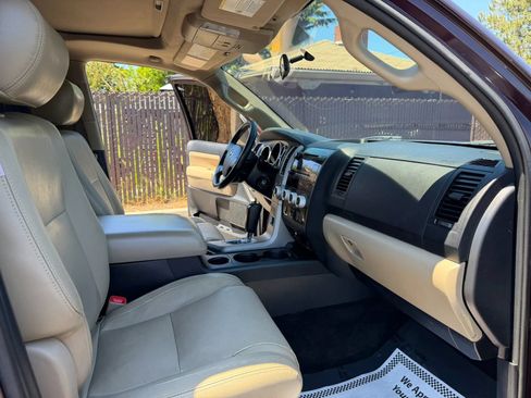 Used 2013 Toyota Sequoia SR5 AWD/4WD image 16