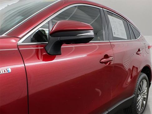 Used 2021 Toyota Venza XLE image 34