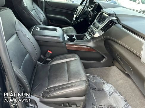 Used 2019 GMC Yukon XL SLT w/ HD Trailering Package AWD/4WD image 12