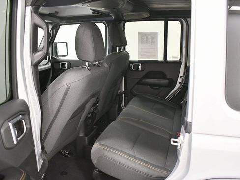 Used 2024 Jeep Wrangler Unlimited Sahara image 14