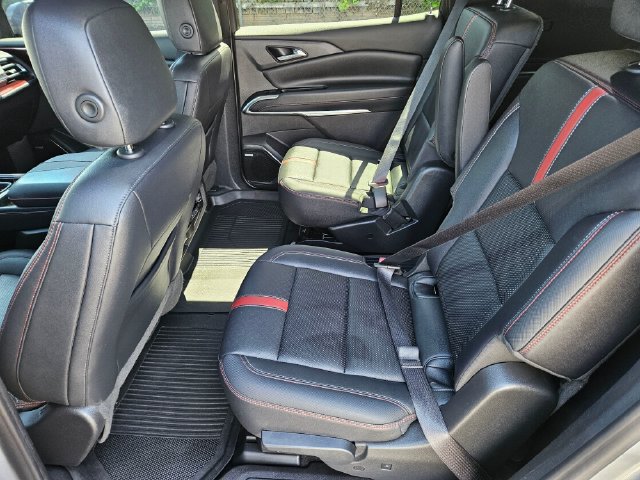 Used 2024 Chevrolet Traverse RS w/ LPO, Floor Liner Package AWD/4WD image 26