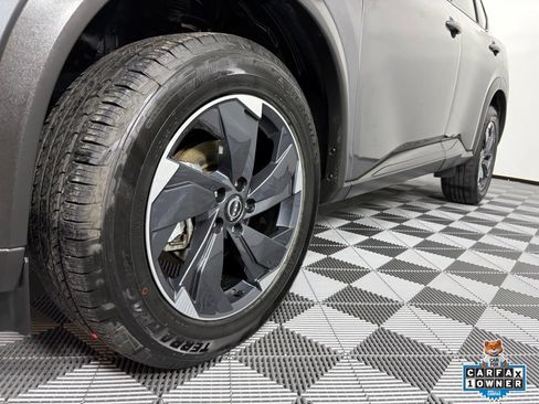 Used 2025 Nissan Rogue SV AWD/4WD image 14