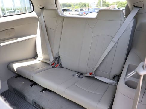 Used 2021 Buick Enclave Essence w/ Sound and Sites Package AWD/4WD image 23