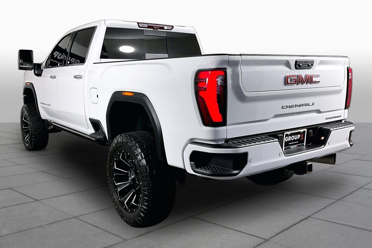 Used 2024 GMC Sierra 2500 Denali w/ Denali Reserve Package AWD/4WD image 11