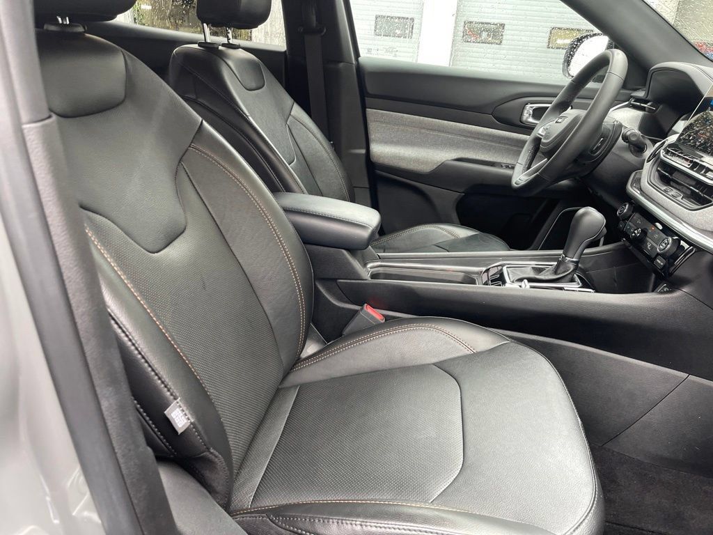 Used 2023 Jeep Compass Latitude AWD/4WD image 22