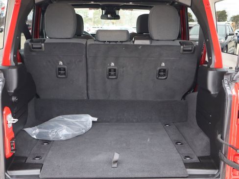 Used 2025 Jeep Wrangler Sahara w/ Safety Group image 27