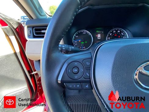 Certified 2021 Toyota RAV4 XLE Premium AWD/4WD image 40