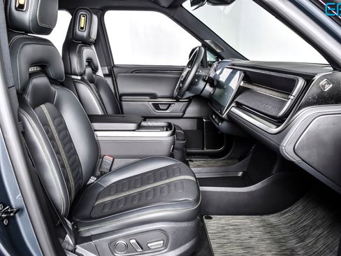 Used 2025 Rivian R1S Adventure image 24