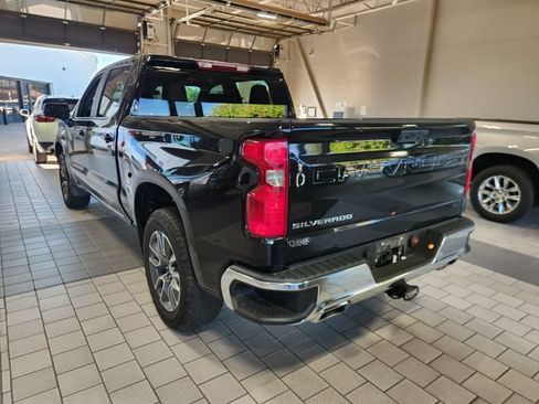 Used 2024 Chevrolet Silverado 1500 LT w/ Z71 Off-Road Package AWD/4WD image 4