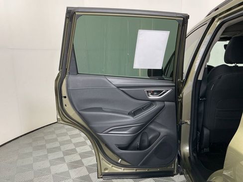 Used 2023 Subaru Forester Premium AWD/4WD image 24