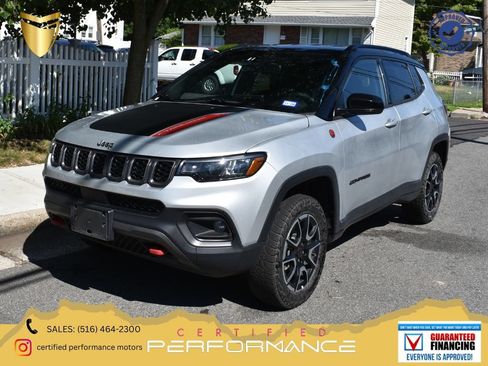 Used 2025 Jeep Compass Trailhawk AWD/4WD image 1